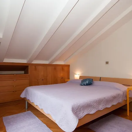 Meri Appartamento Ičići